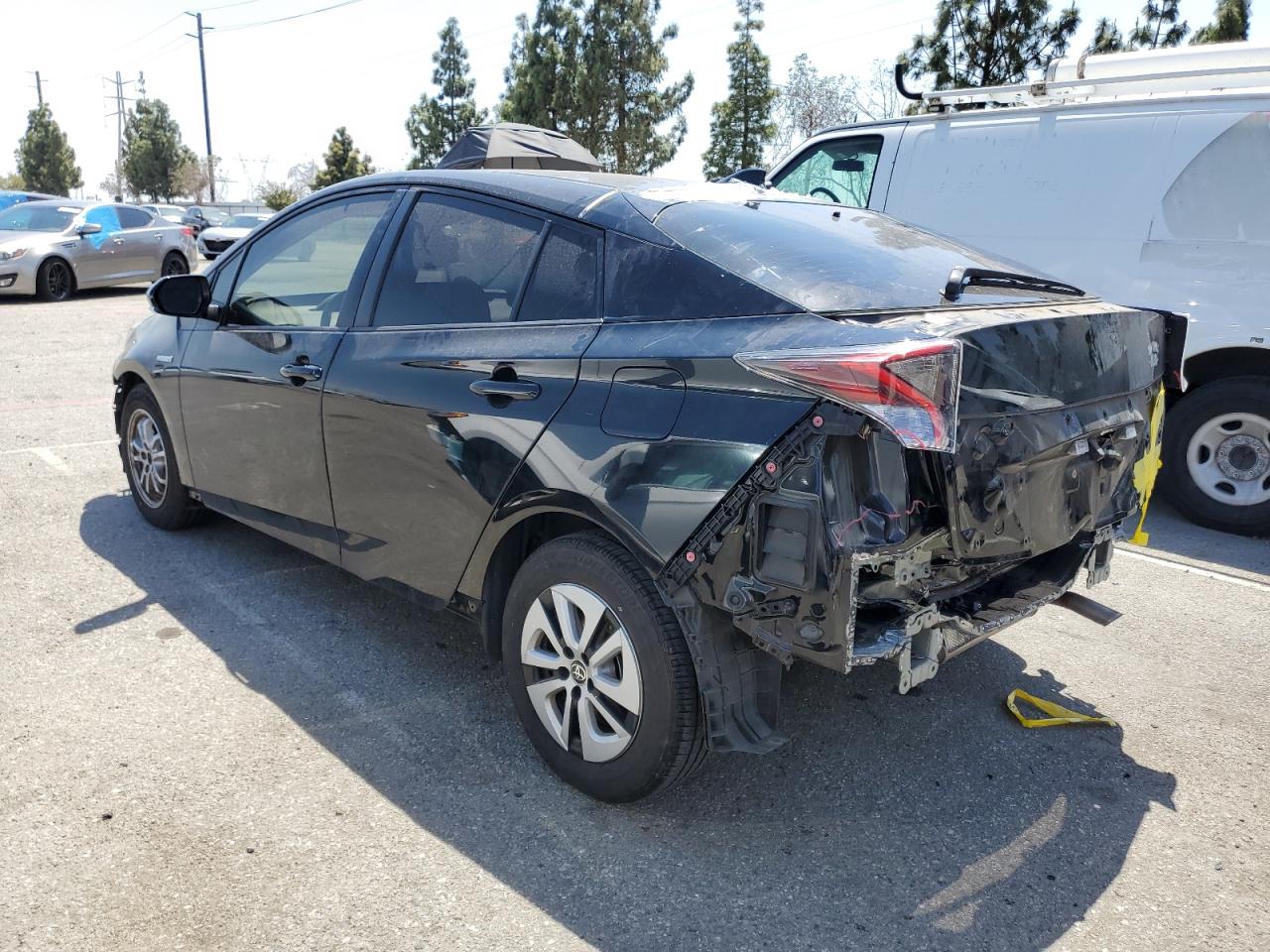 JTDKARFUXJ3063918 2018 Toyota Prius