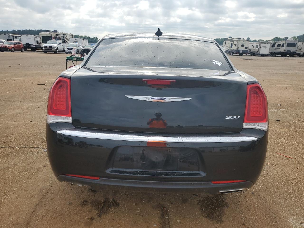 2C3CCAEG2KH698114 2019 Chrysler 300 Limited
