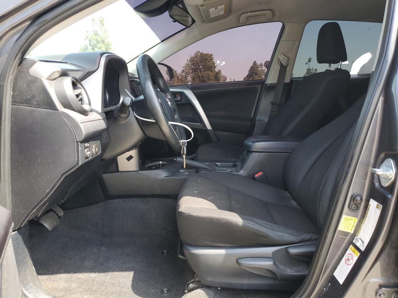 JTMZFREV7HJ714857 2017 Toyota Rav4 Le