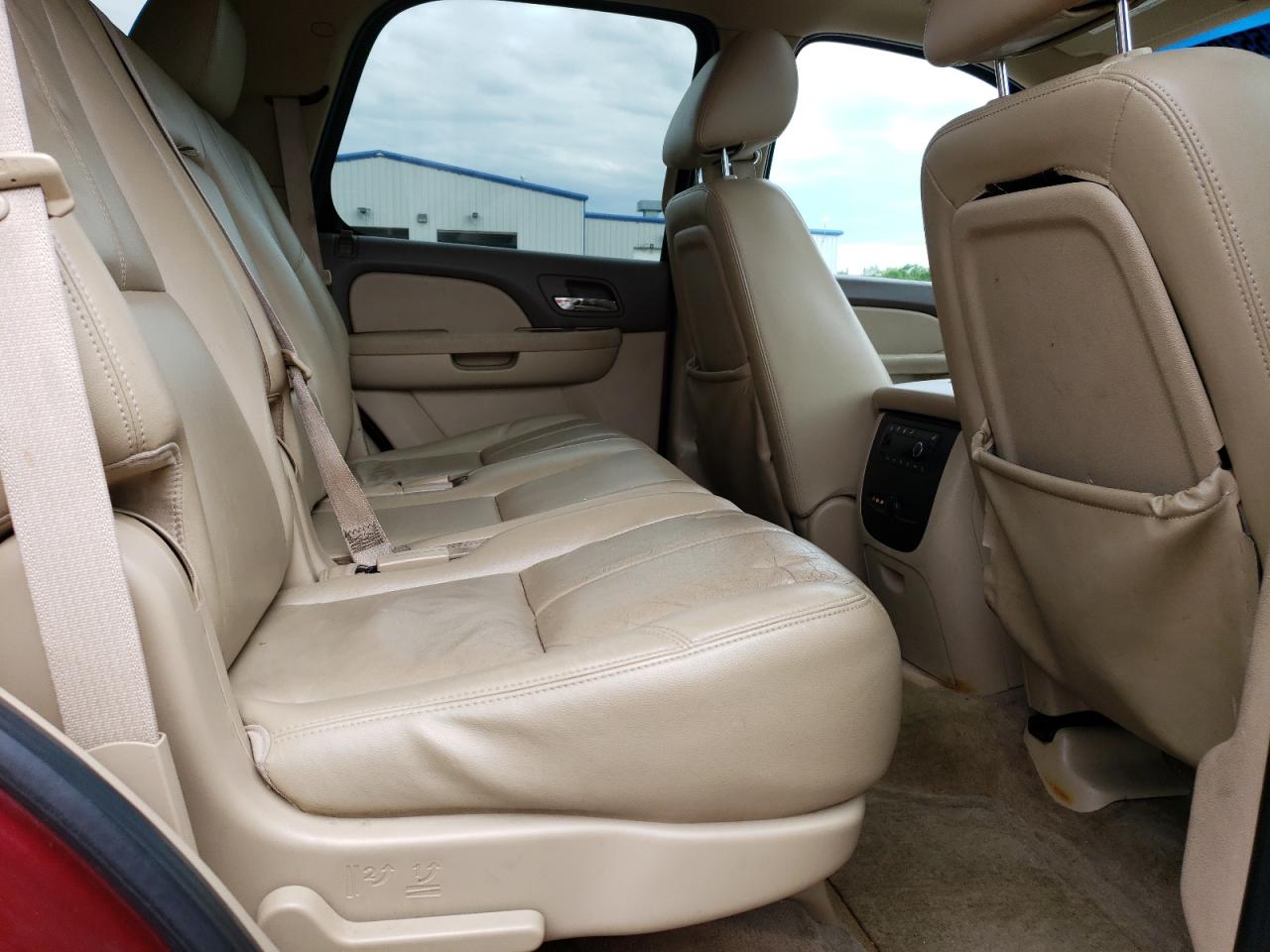 1GNSKBE09BR108937 2011 Chevrolet Tahoe K1500 Lt