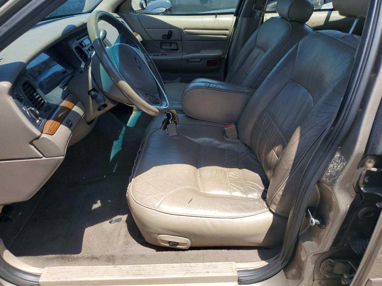 2FAFP74W92X108642 2002 Ford Crown Victoria Lx