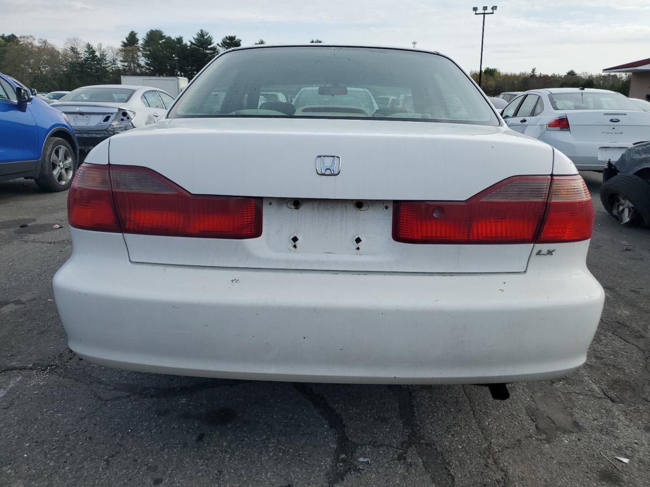 1HGCG6655YA064251 2000 Honda Accord Lx