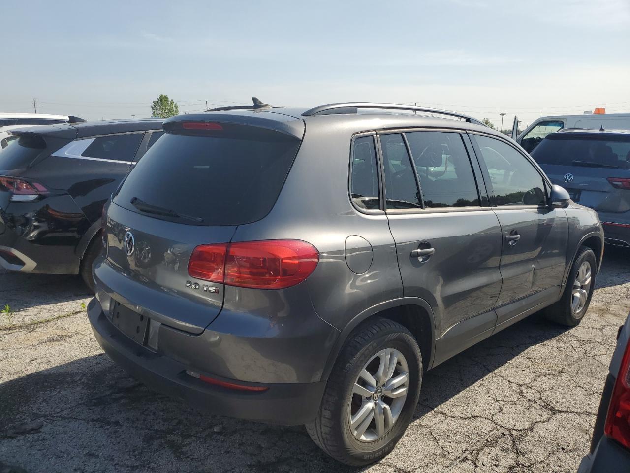 WVGAV7AX2FW613443 2015 Volkswagen Tiguan S