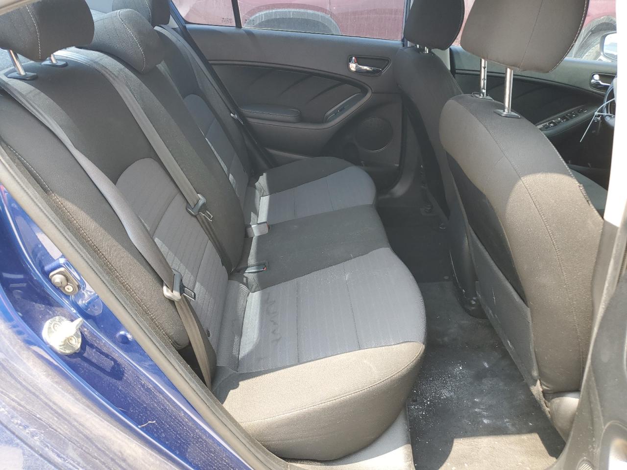 3KPFL4A72JE201587 2018 Kia Forte Lx