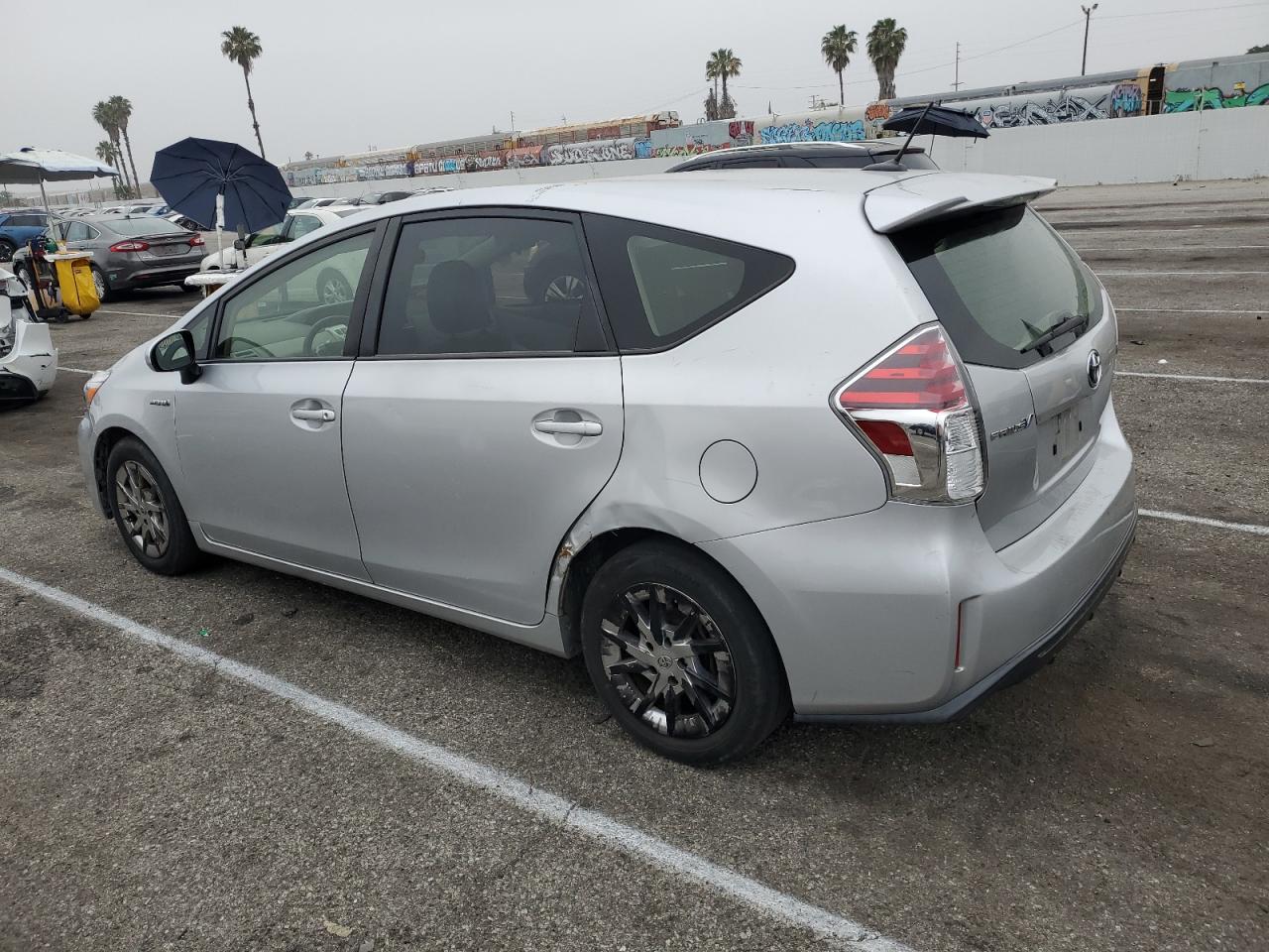 JTDZN3EU6HJ073918 2017 Toyota Prius V