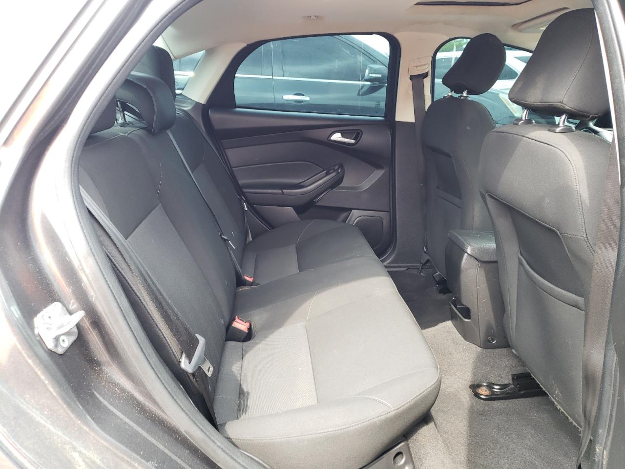 1FADP3F27FL292069 2015 Ford Focus Se