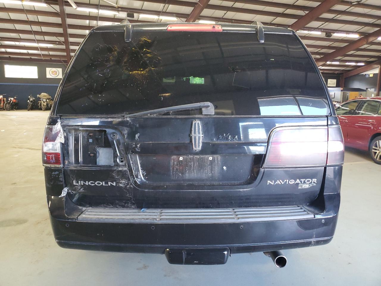 5LMJJ2J57CEL01324 2012 Lincoln Navigator