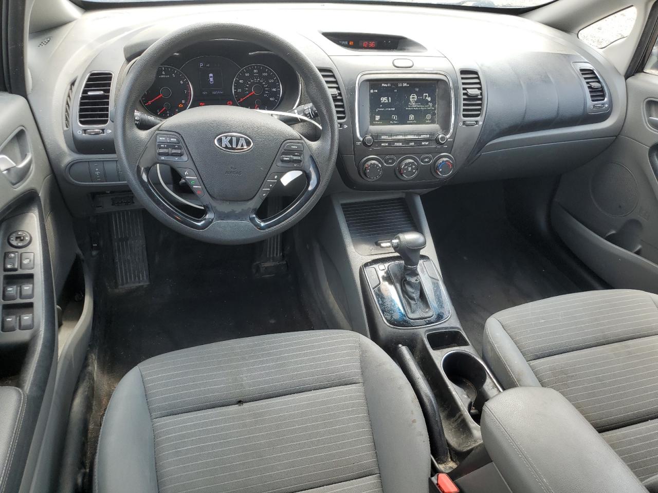 3KPFL4A70JE248911 2018 Kia Forte Lx