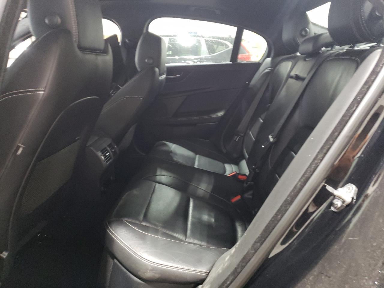 SAJAL4BV3HA959640 2017 Jaguar Xe R - Sport