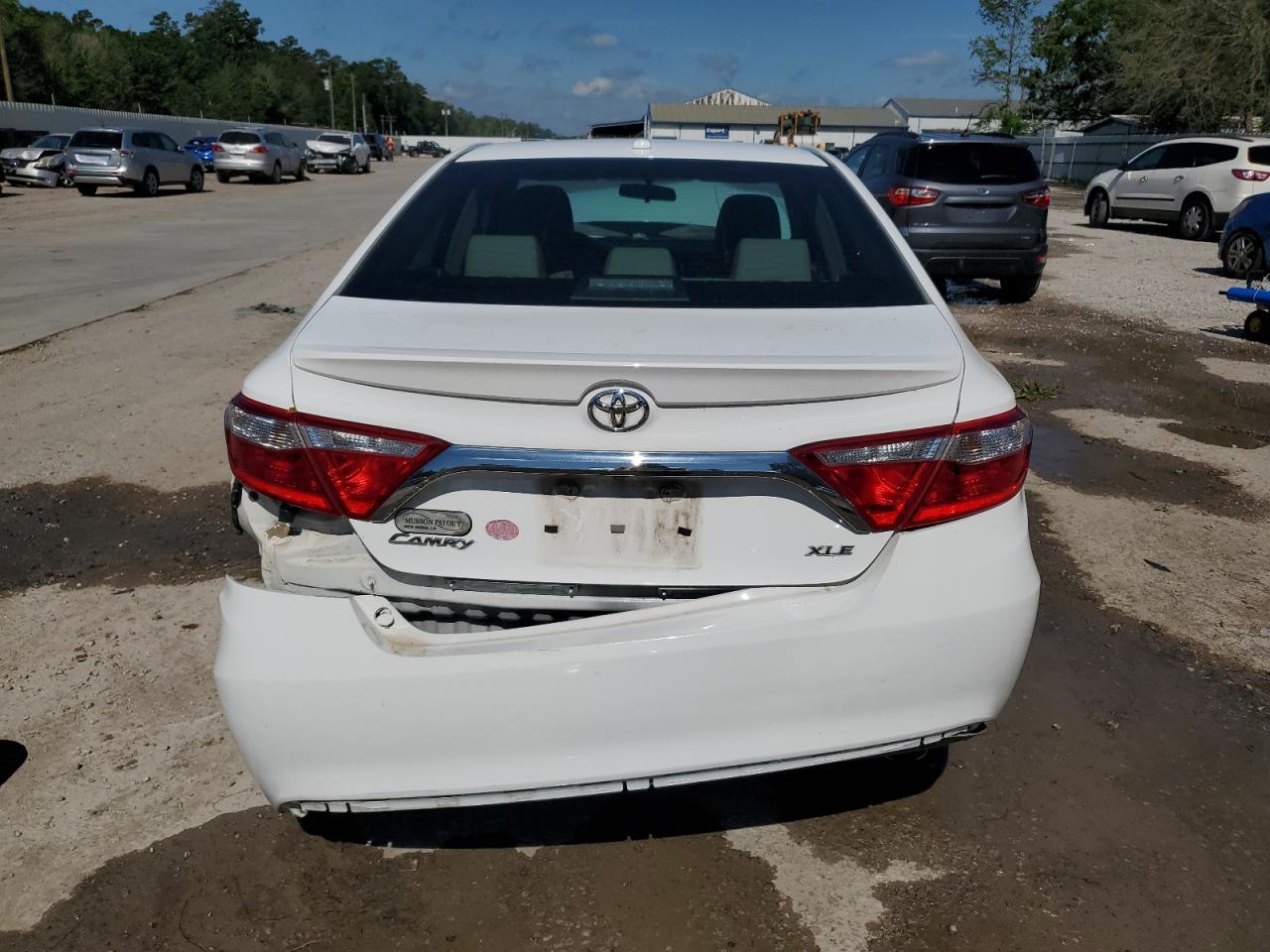 4T4BF1FKXGR555872 2016 Toyota Camry Le