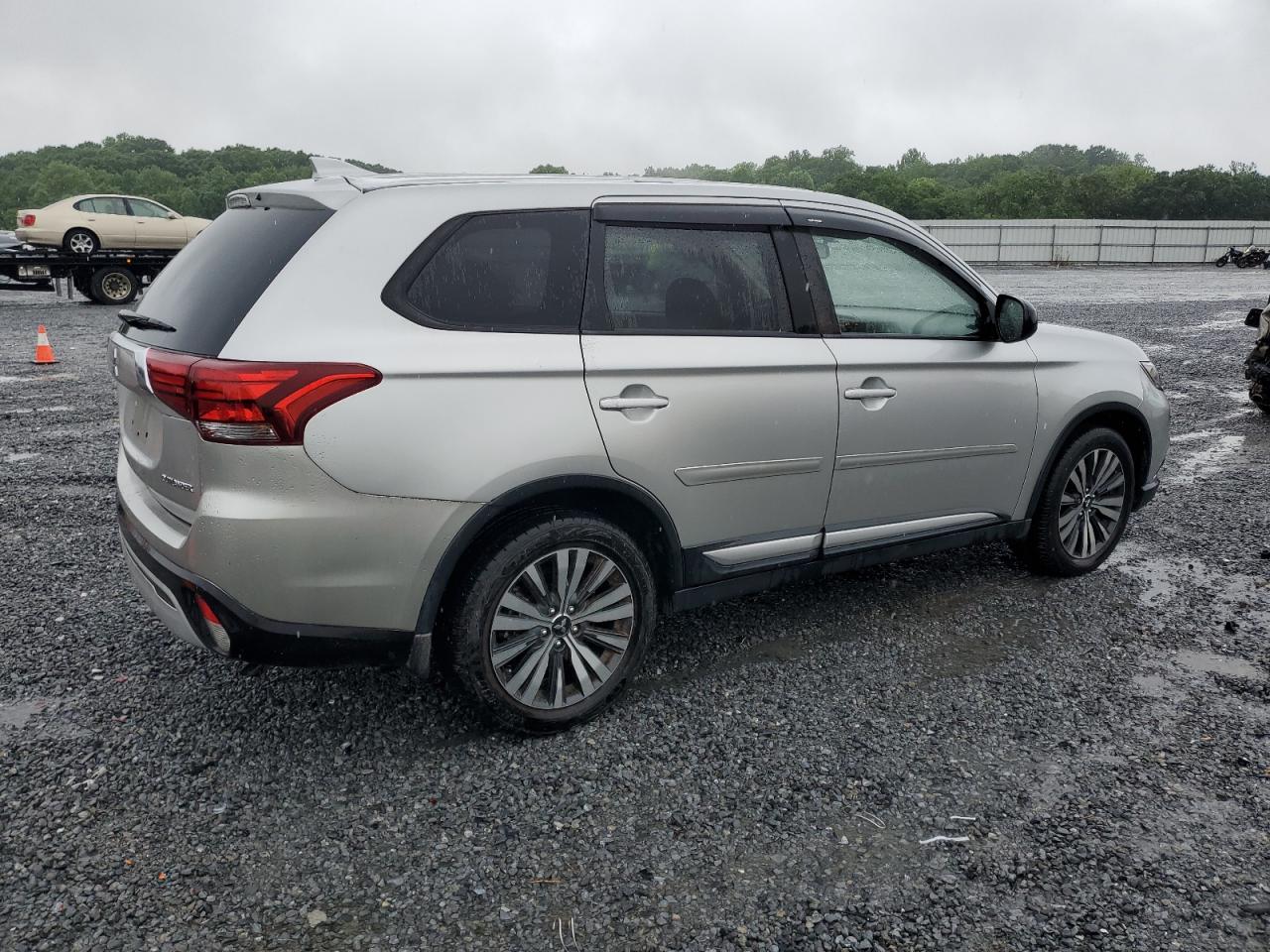 JA4AD2A31KZ055739 2019 Mitsubishi Outlander Es