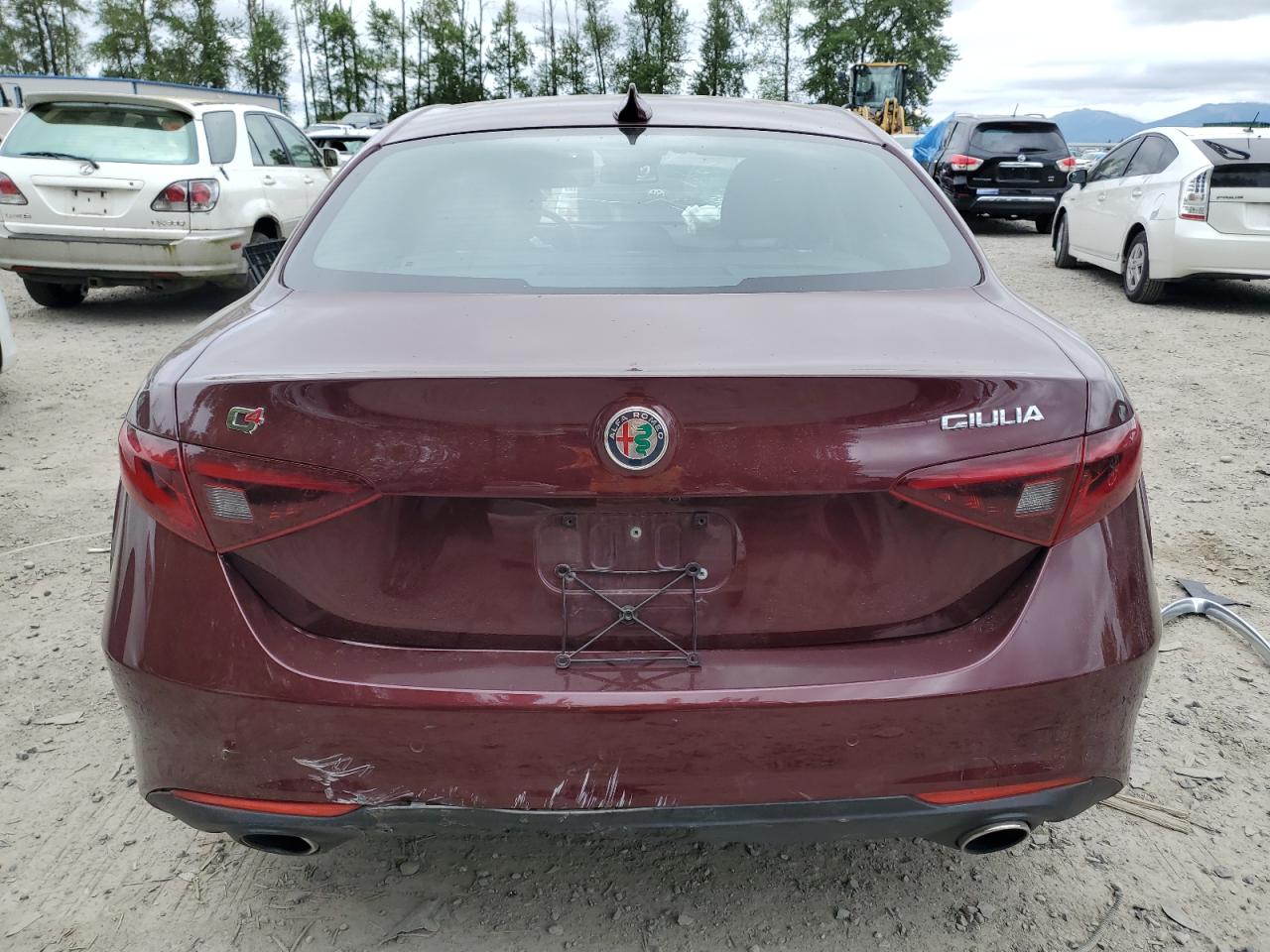 ZARFAEDNXH7557615 2017 Alfa Romeo Giulia Q4