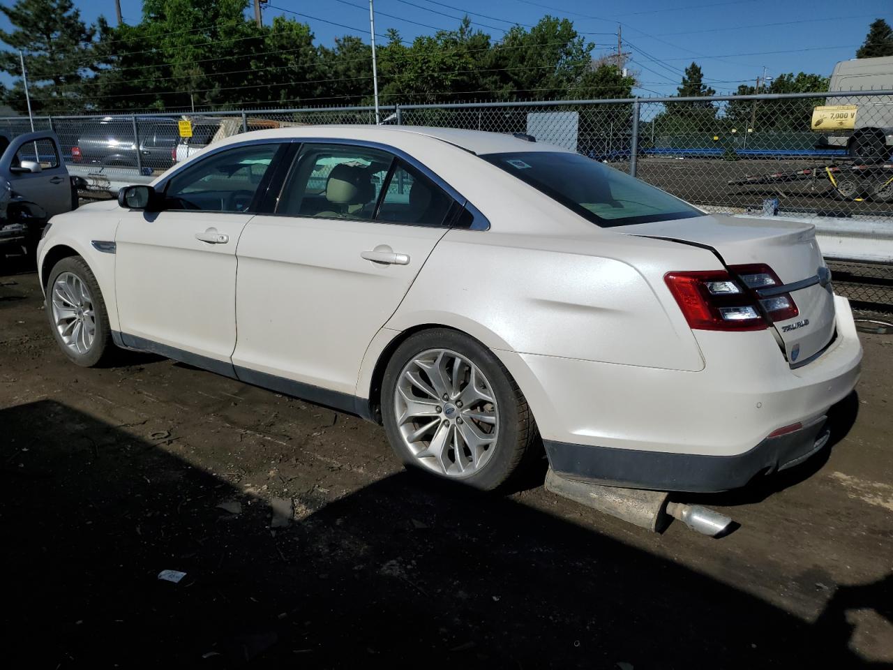 2015 Ford Taurus Limited vin: 1FAHP2F8XFG165650