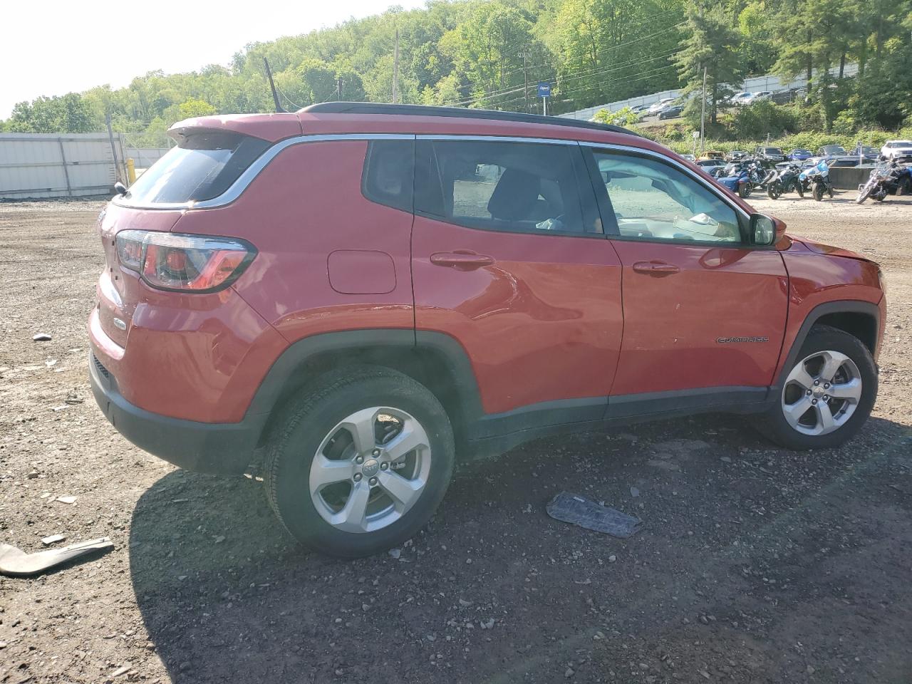 3C4NJDBB0JT402713 2018 Jeep Compass Latitude