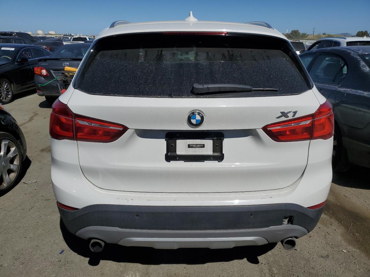 WBXHT3C35H5F69142 2017 BMW X1 xDrive28I