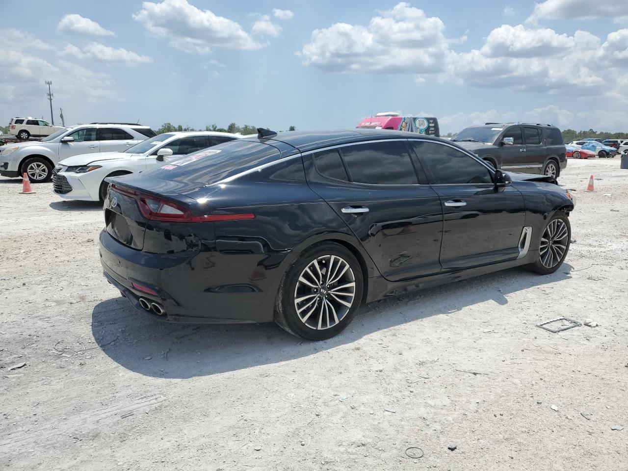 KNAE25LA7J6024471 2018 Kia Stinger Premium