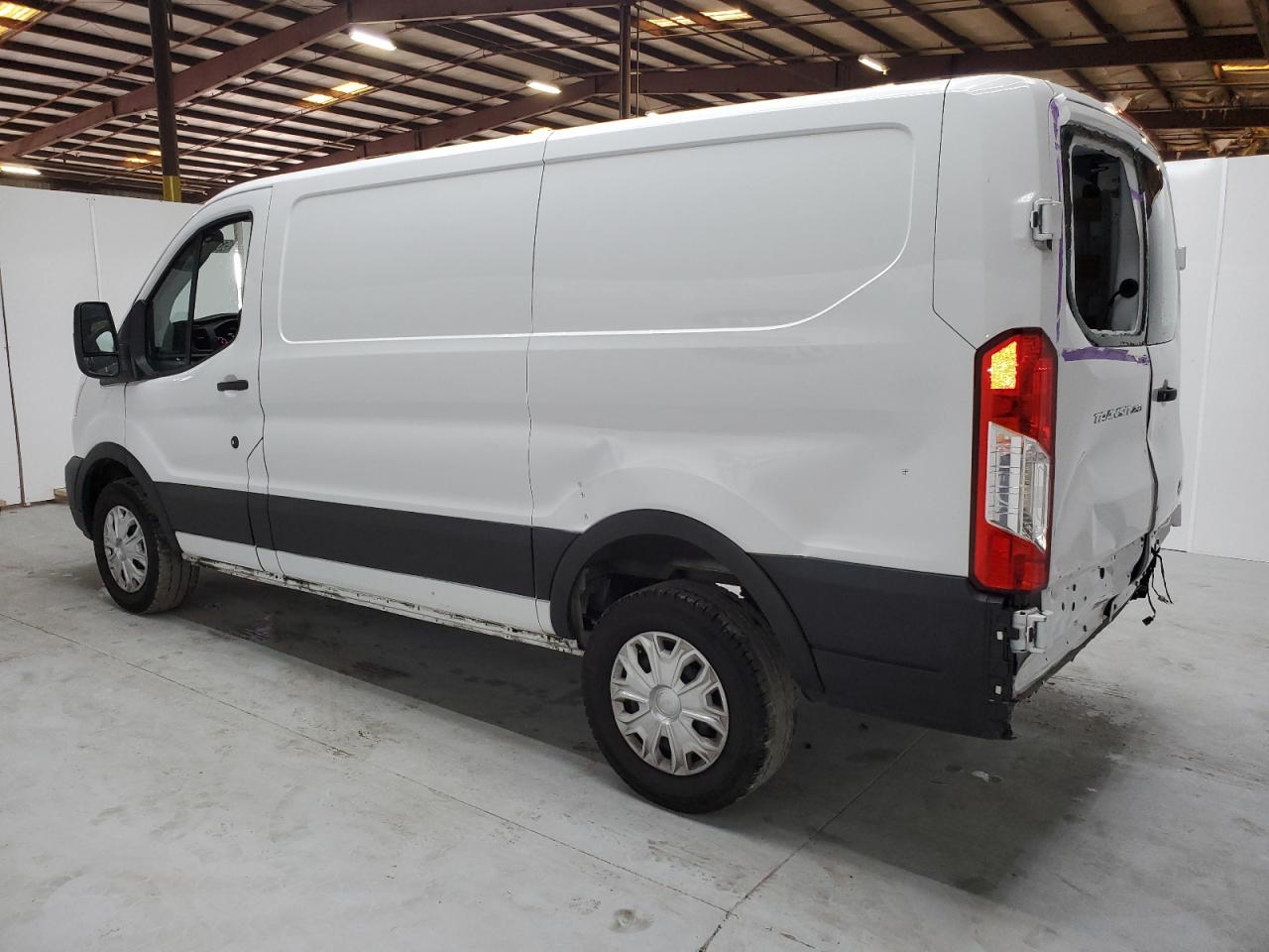 1FTBR1Y8XNKA38619 2022 Ford Transit T-250