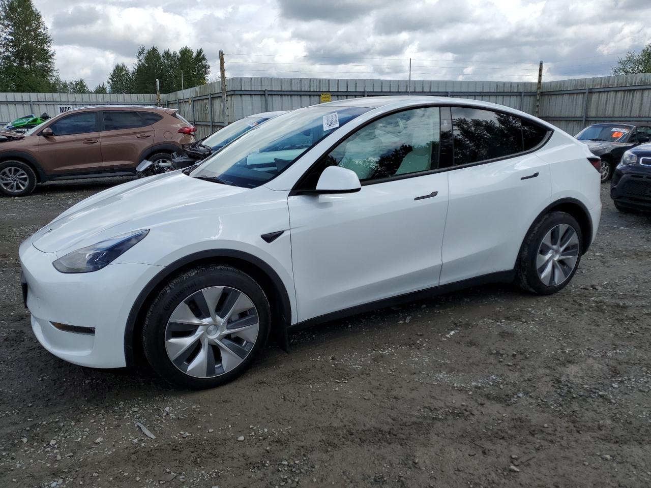 7SAYGAEE2PF827005 2023 Tesla Model Y