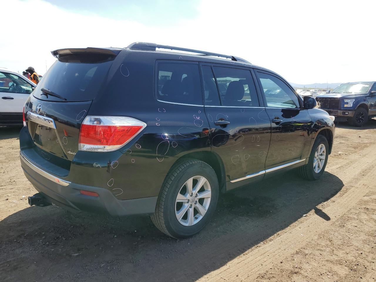 5TDBK3EH9BS056747 2011 Toyota Highlander Base