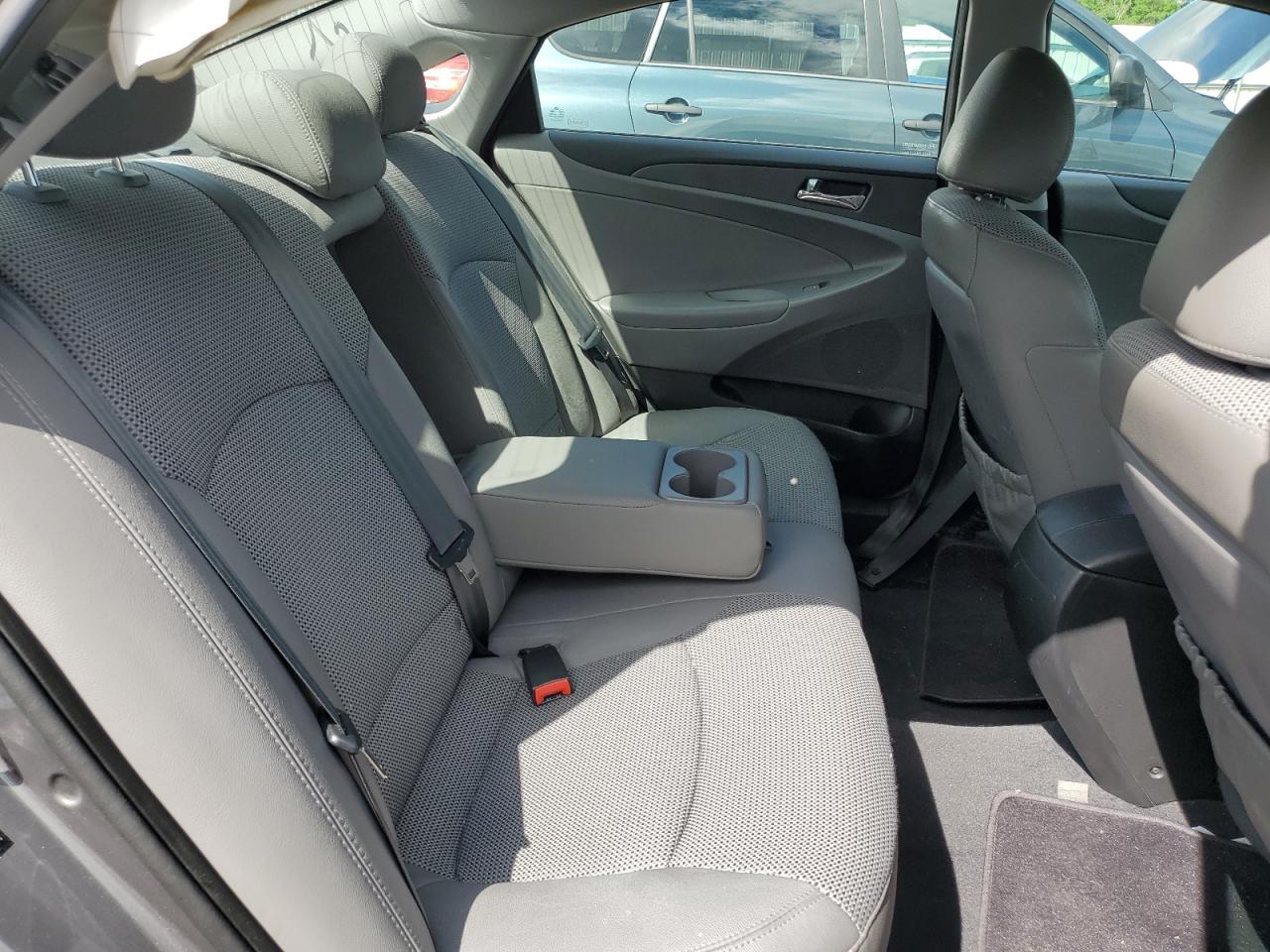 5NPEC4AB4BH267636 2011 Hyundai Sonata Se