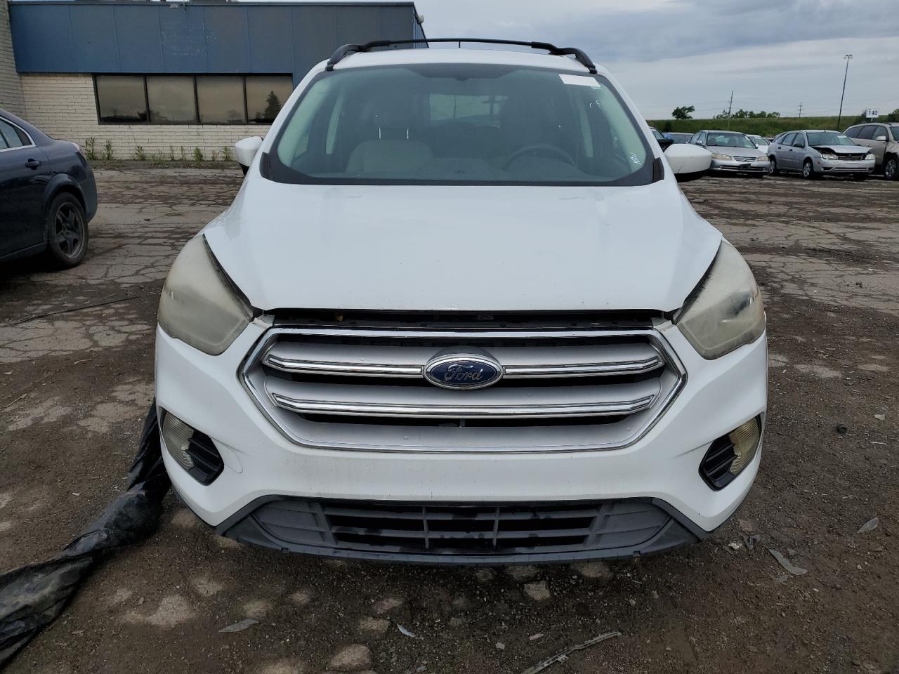 1FMCU9GD9JUB16138 2018 Ford Escape Se