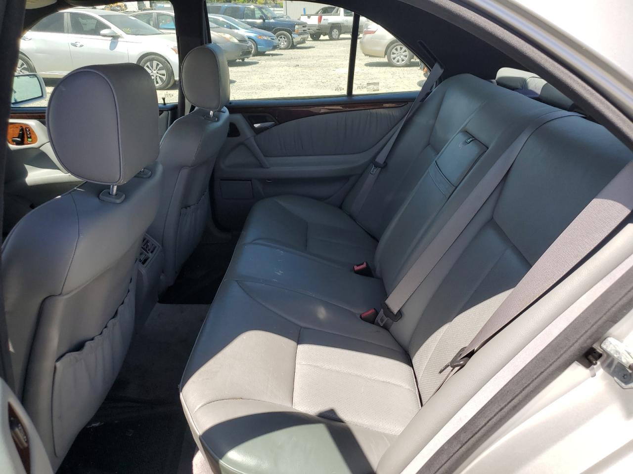 WDBJF65F5WA704053 1998 Mercedes-Benz E 320