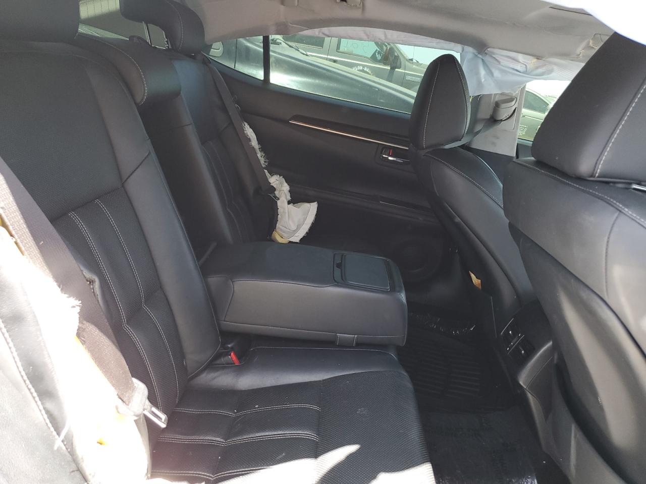 JTHBW1GG7G2110847 2016 Lexus Es 300H