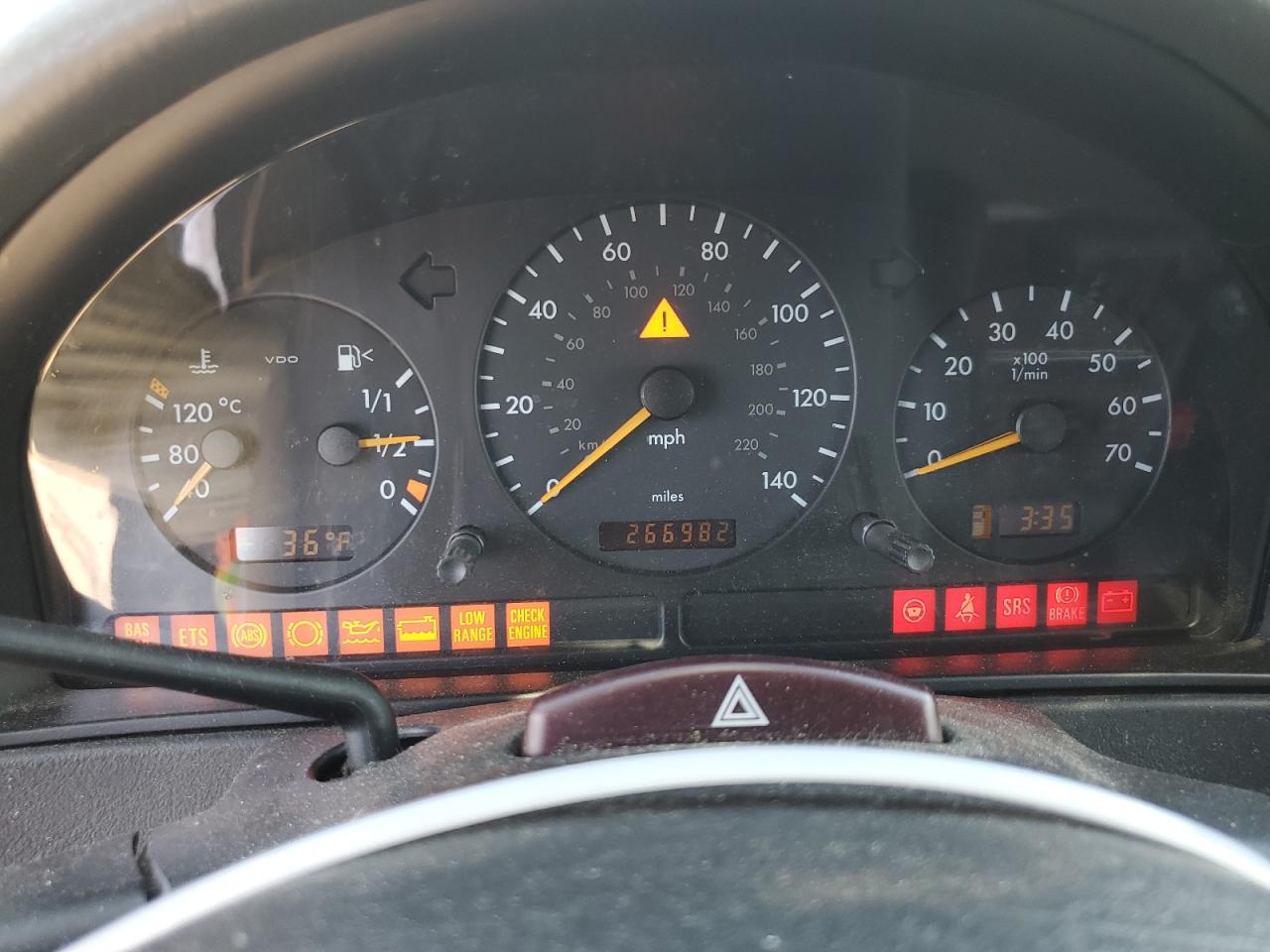 4JGAB54E51A288963 2001 Mercedes-Benz Ml 320