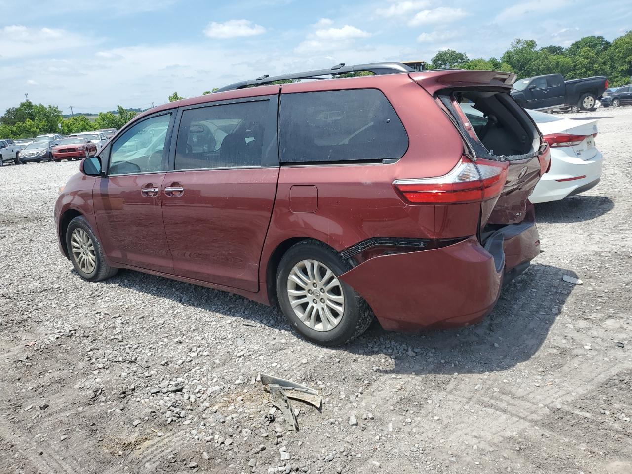 5TDYK3DC5GS744008 2016 Toyota Sienna Xle