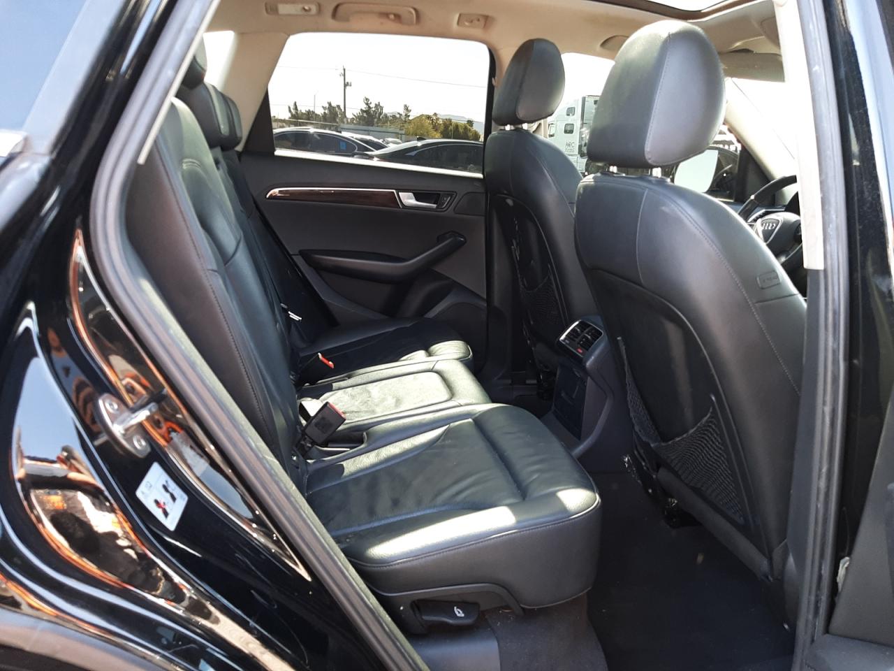 WA1LKAFP4AA102084 2010 Audi Q5 Premium Plus