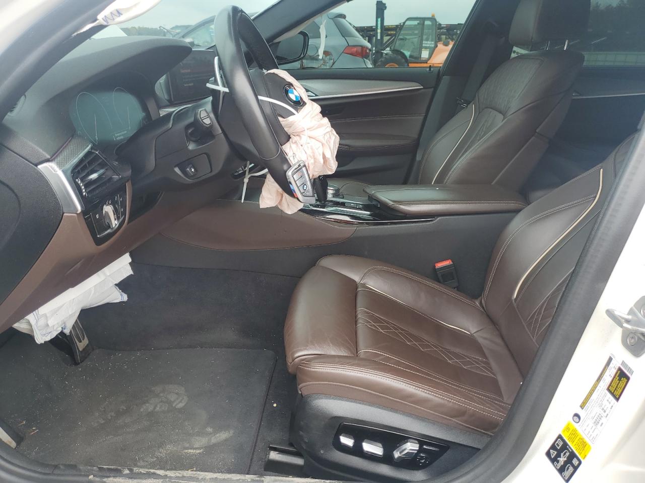 WBAJE7C59KG893038 2019 BMW 540 Xi