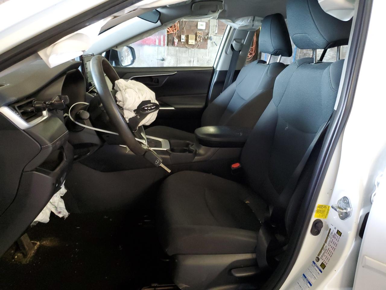 2T3F1RFV6MC192963 2021 Toyota Rav4 Le