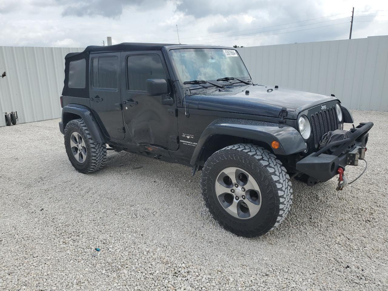 1C4BJWEG0HL658054 2017 Jeep Wrangler Unlimited Sahara