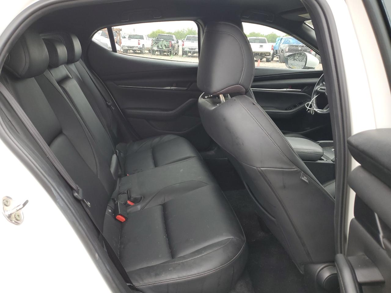 JM1BPAKL5M1401626 2021 Mazda 3 Select