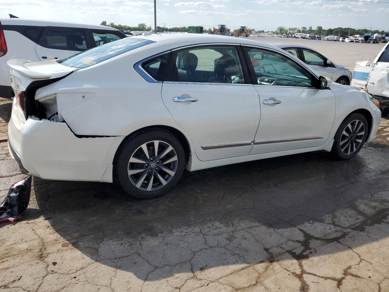 1N4AL3AP5GC143663 2016 Nissan Altima 2.5