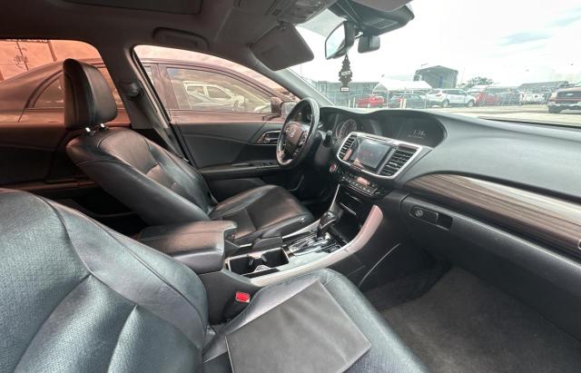 2017 HONDA ACCORD TOU - 1HGCR3F95HA037529