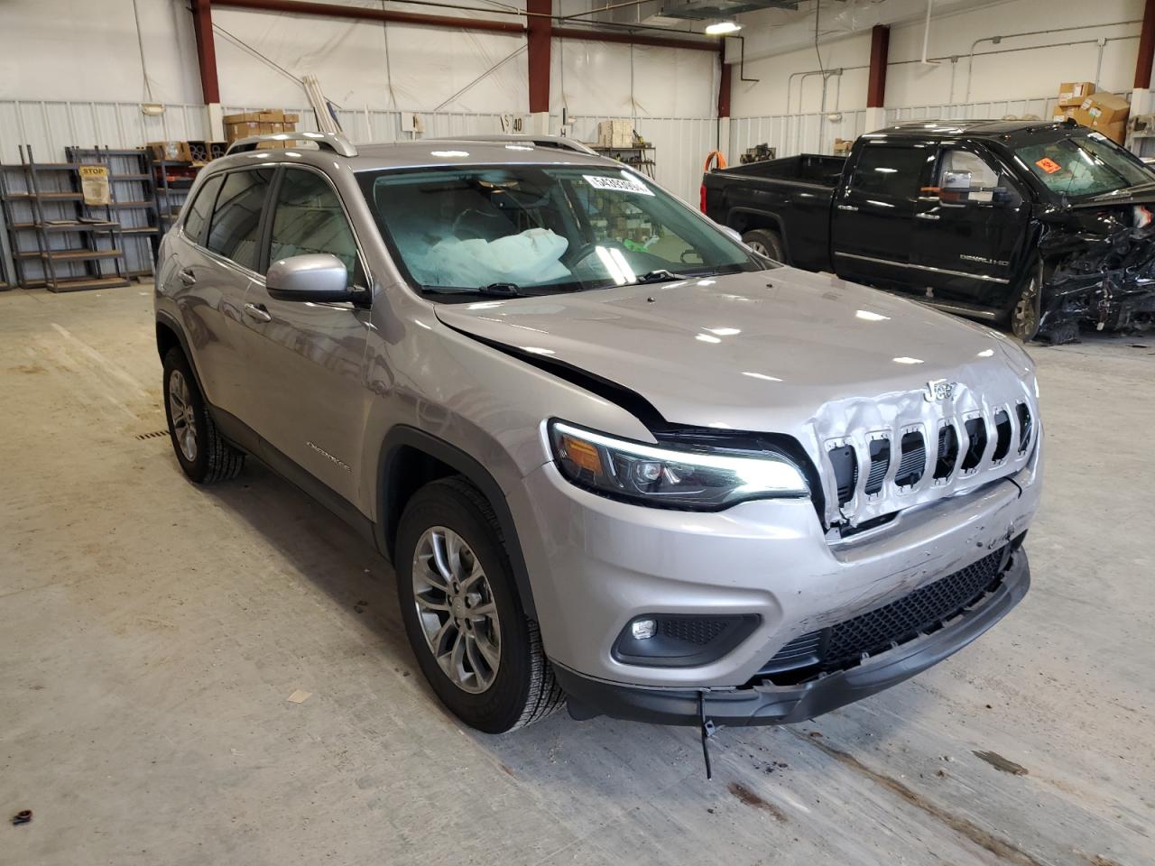 1C4PJMLB3KD236086 2019 Jeep Cherokee Latitude Plus