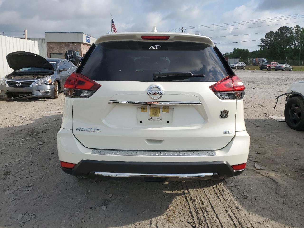 JN8AT2MT7JW464918 2018 Nissan Rogue S