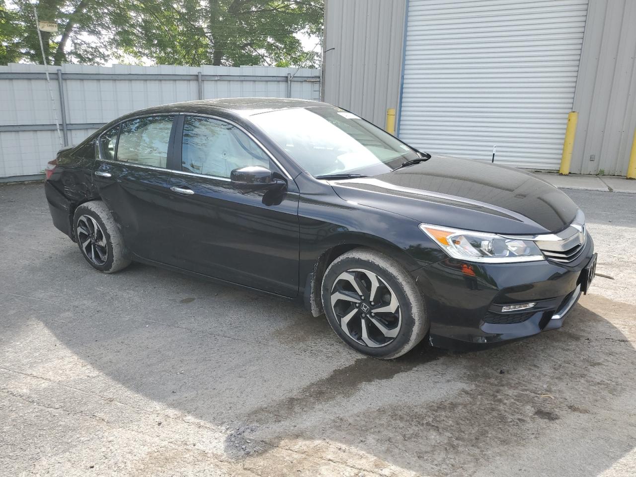 1HGCR2F84HA050192 2017 Honda Accord Exl