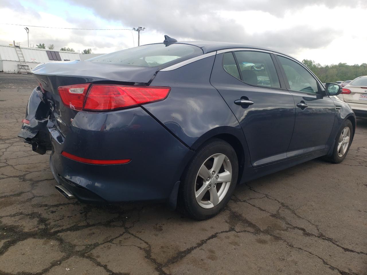 2015 Kia Optima Lx vin: 5XXGM4A70FG470557