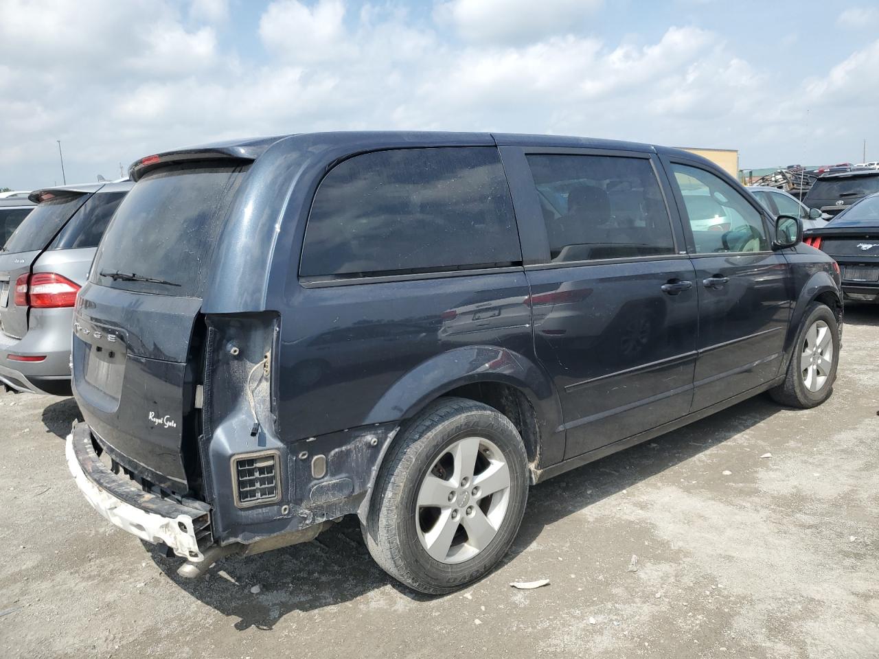 2C4RDGBG5DR664157 2013 Dodge Grand Caravan Se