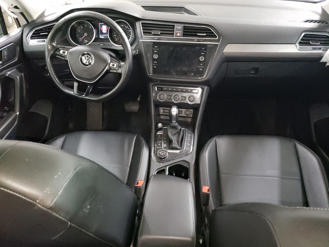 3VV2B7AX7JM165535 2018 Volkswagen Tiguan Se