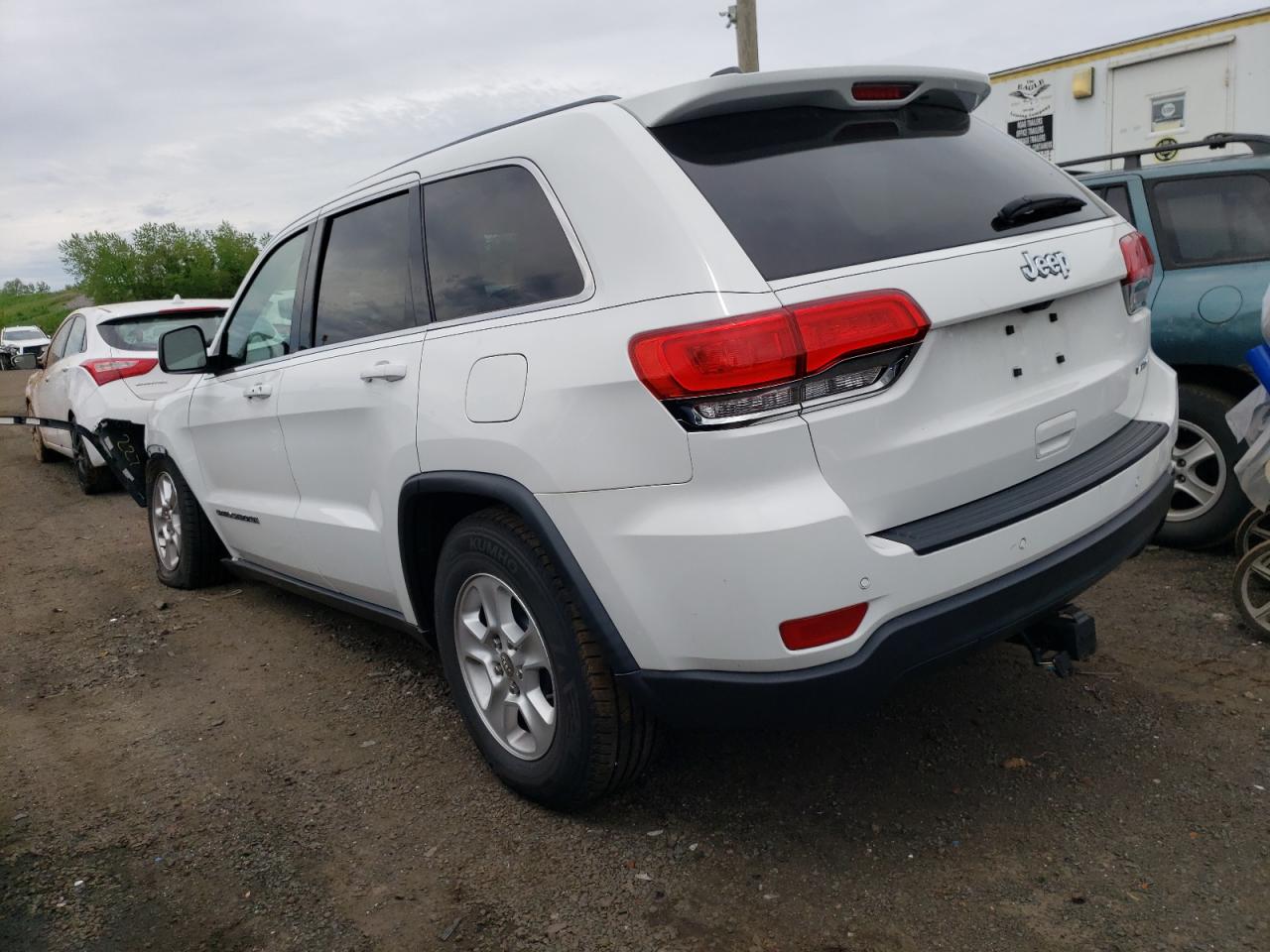 1C4RJEAGXHC647819 2017 Jeep Grand Cherokee Laredo