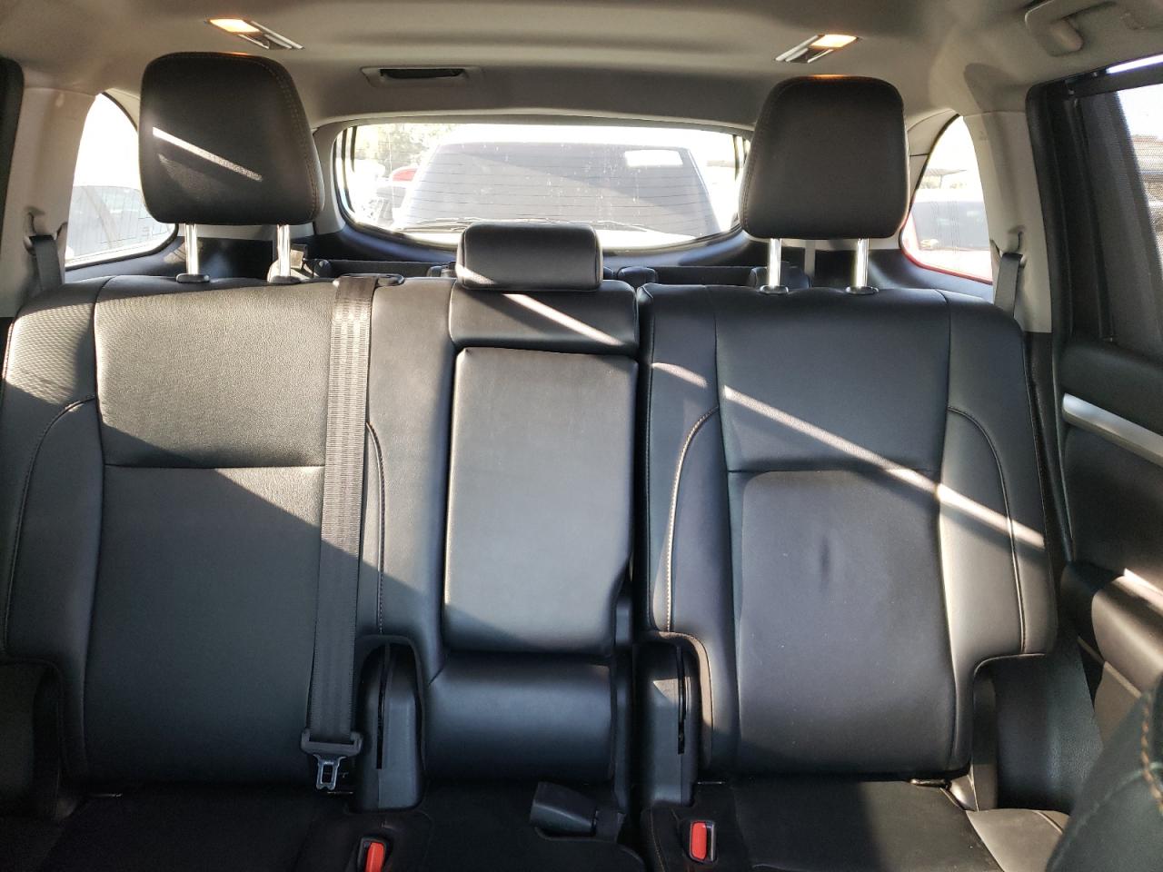 5TDKZRFH3KS331476 2019 Toyota Highlander Se