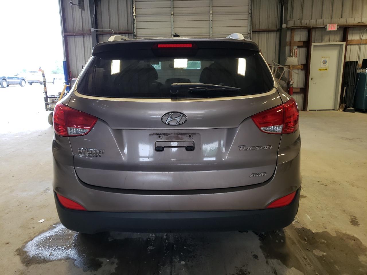 KM8JUCAC9BU218674 2011 Hyundai Tucson Gls