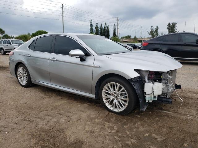 VIN 4T1B21HK0JU506111 2018 Toyota Camry, Hybrid no.4