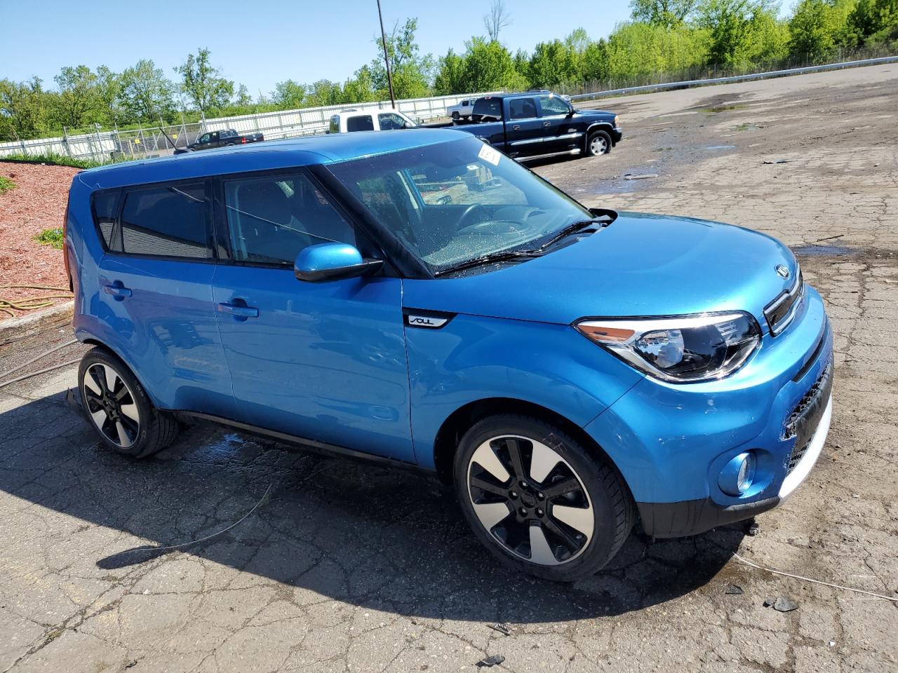 KNDJP3A54H7447087 2017 Kia Soul +