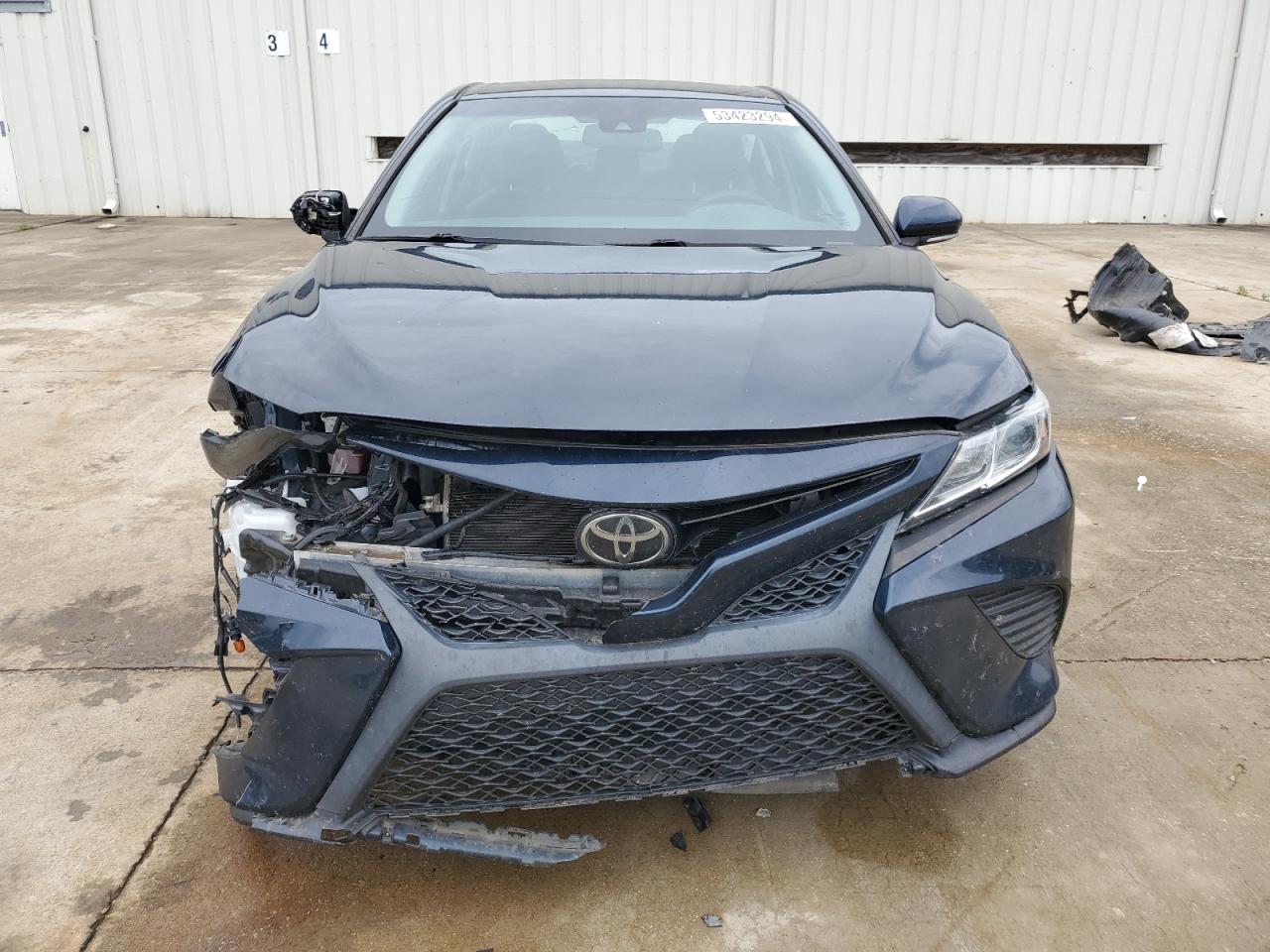 4T1B11HK6JU662883 2018 Toyota Camry L