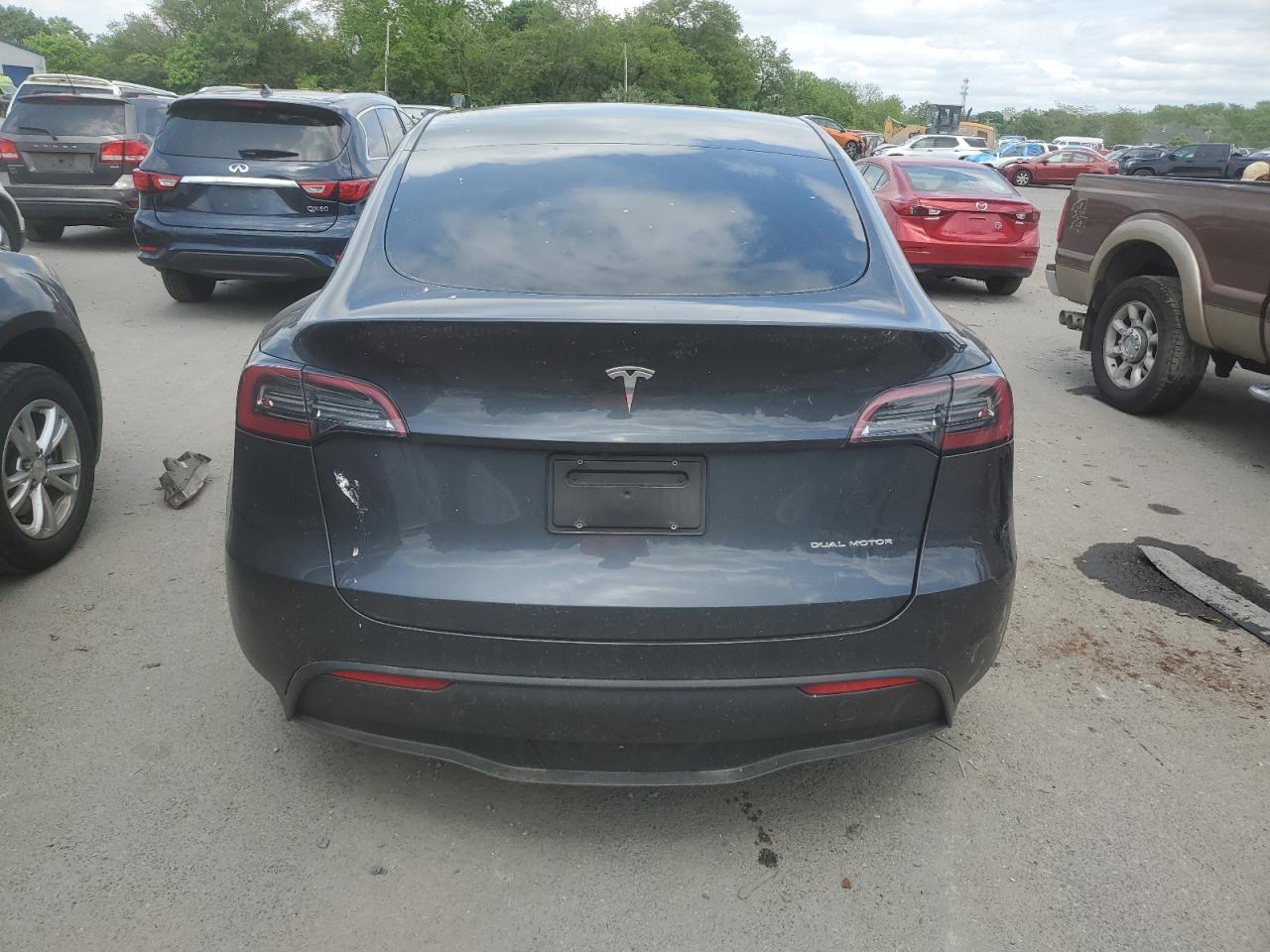 7SAYGDEE0RA222272 2024 Tesla Model Y