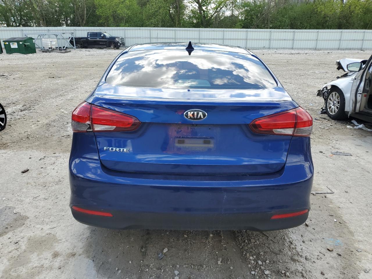 3KPFL4A72HE100379 2017 Kia Forte Lx